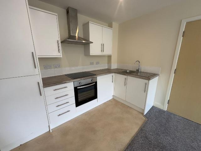 Partridge Close, Crewe CW1, 2 bed flat to rent, £775 pcm | PrimeLocation