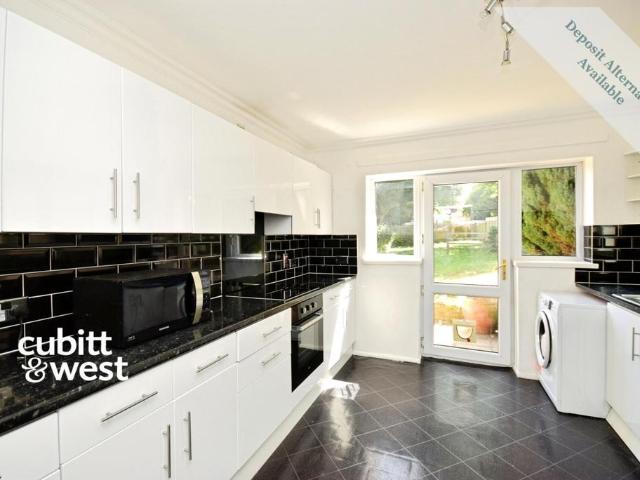 Partridge Mead Banstead SM7 3 bed semi detached house to rent £2,250 pcm £519 pw