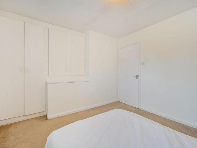Partridge Road, Hampton, TW12 1 bed terraced house to rent £1,495 pcm £345 pw