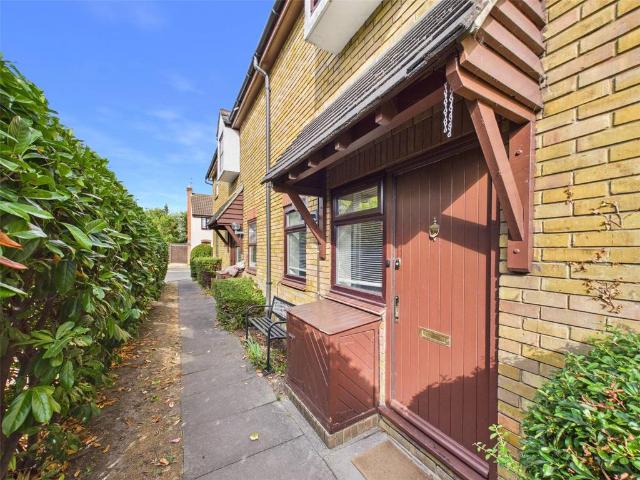 Partridge Road, Hampton 1 bed terraced house to rent £1,495 pcm £345 pw
