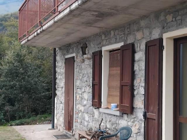 Parzanica con due camere e giardino privato