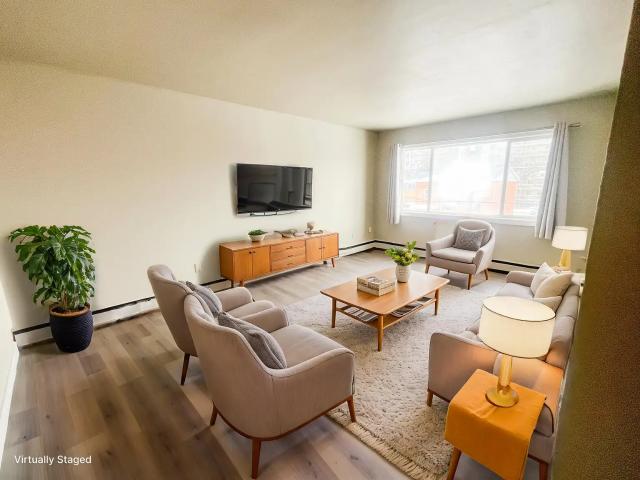 Par 2835 Apartments