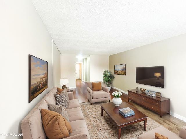 Par 2915 Apartments 3 Bedroom Apartment for Rent at 2915 Parliament Ave, Regina, SK S4S 2L3 Albert Park