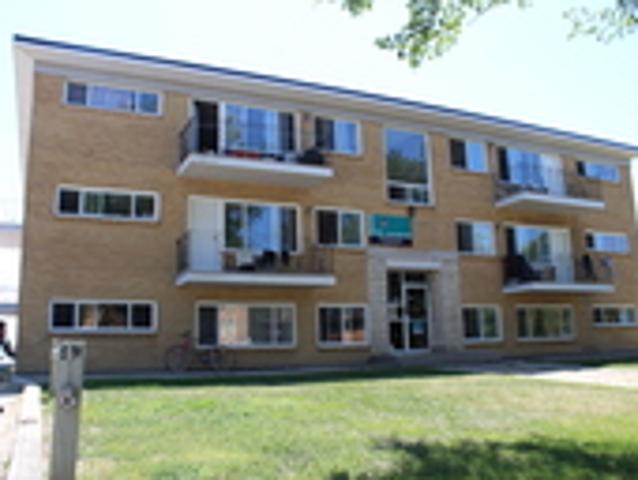 Par 3025 Apartments | 3025 Parliament Avenue