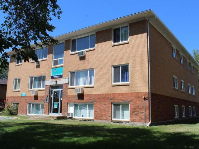 Par 3026 Apartments | 3026 Parliament Avenue