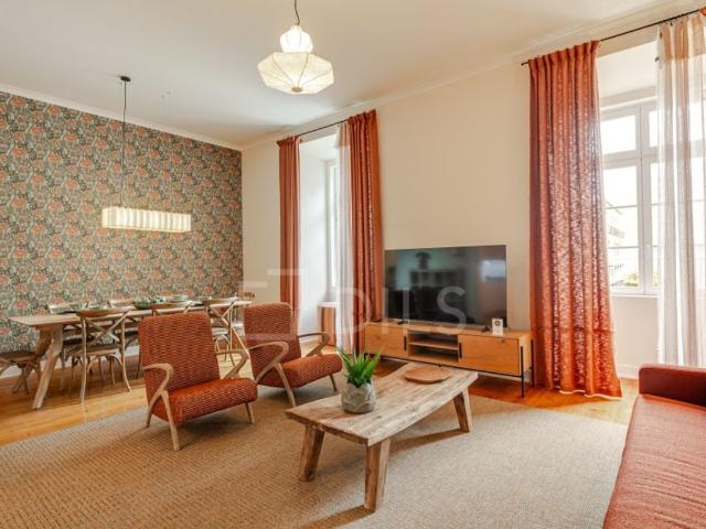 para alugar Apartamento de alto padrão de 120 m2, Chiado Sacramento, Lisboa
