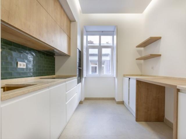 para alugar Apartamento de alto padrão de 135 m2, Praca da Alegria Sao Jose, Lisboa