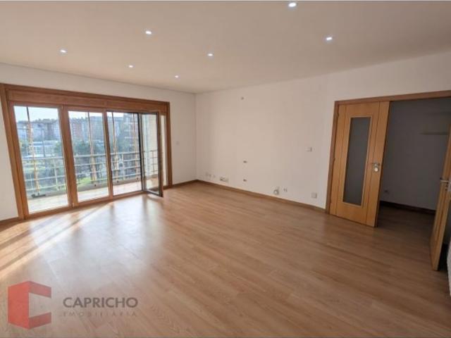 para alugar Apartamento de alto padrão de 150 m2, Colinas do Cruzeiro, Odivelas, Lisboa