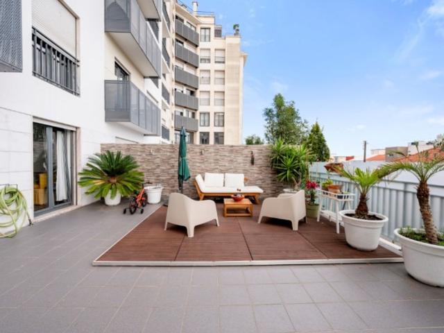 para alugar Apartamento de alto padrão de 178 m2, Reboleira, Amadora, Lisboa