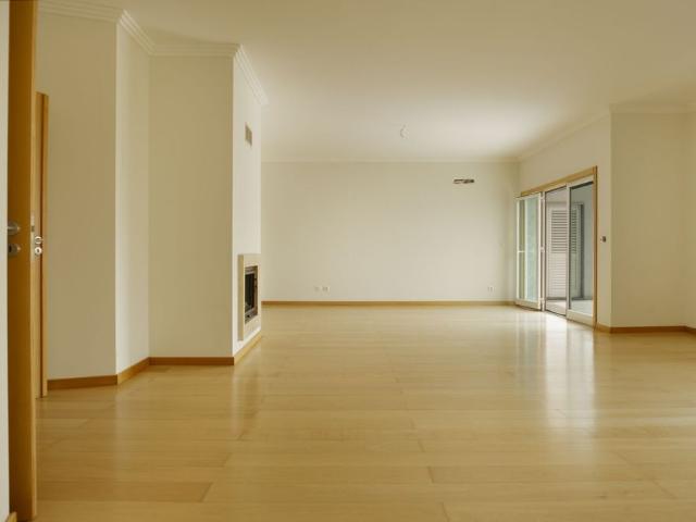 para alugar Apartamento de alto padrão de 189 m2, Oeiras, Lisboa