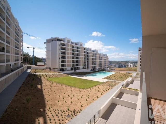 para alugar Luxuoso apartamento, Santo António dos Cavaleiros e Frielas, Loures, Lisboa