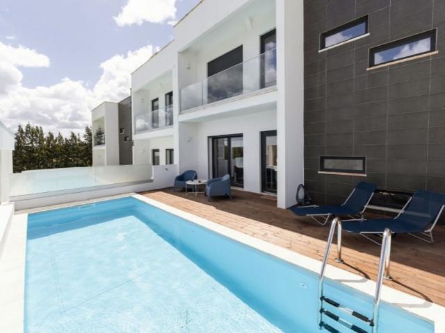 para alugar Casa de alto padrão de 136 m2, Bombarral, Portugal