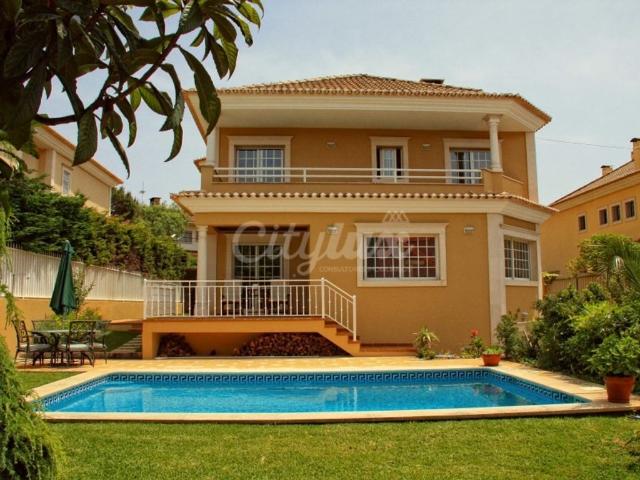 para alugar Casa Exclusiva de 350 m2, Cascais, Portugal