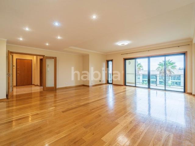 para alugar Luxuoso apartamento de 165 m2, Caselas Sao Francisco Xavier, Lisboa