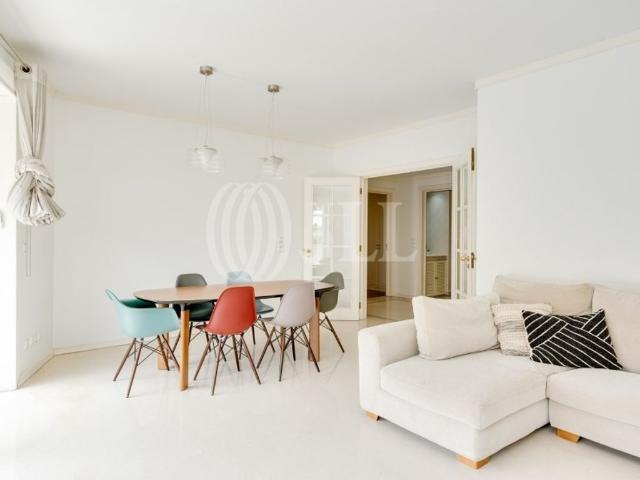 para alugar Luxuoso apartamento de 123 m2, Campolide, Lisboa