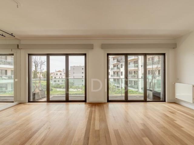 para alugar Luxuoso apartamento de 223 m2, Lapa, Lisboa