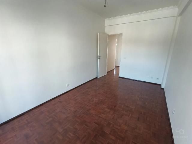 Para Arrendamento T2 Renovado Amadora