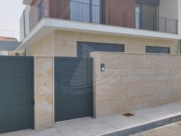 Moradia Geminada T4 com 2 Suítes | Conclusão Prevista para 2. 195m² Palmeira
