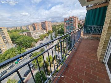 PARA ESTUDIANTES. 3 dormitorios. Piso compartido. JUNTO A TRÁFICO. SOLO PARA Estudiantes.