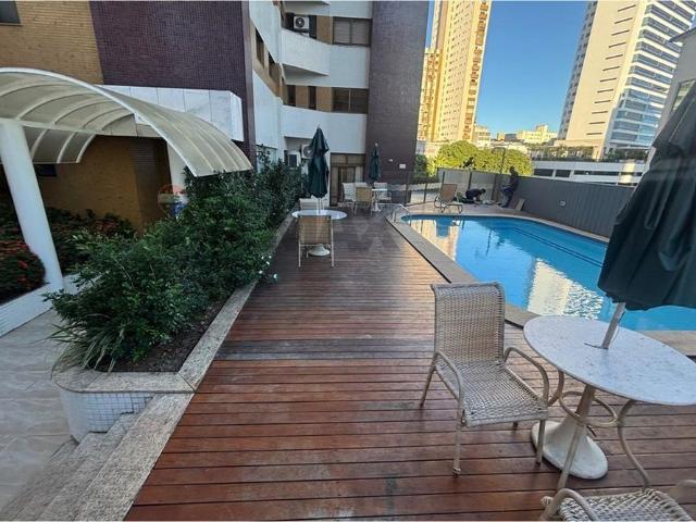 Para Locação: Lindo apt 3/4, 1 suíte, 2 vagas de garagem, portaria 24h c clausura, piscina
