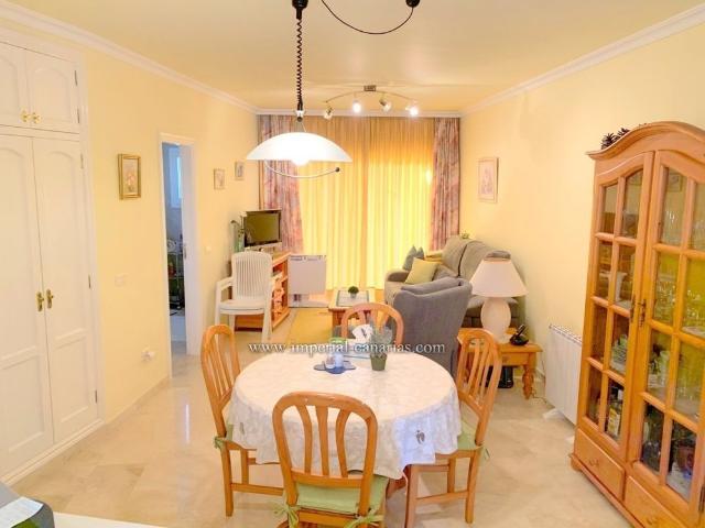 Para pasar una agradable estancia en el Puerto de la Cruz ofrecemos en alquiler, precioso apartamento totalmente amueblado y equipado, con piscina