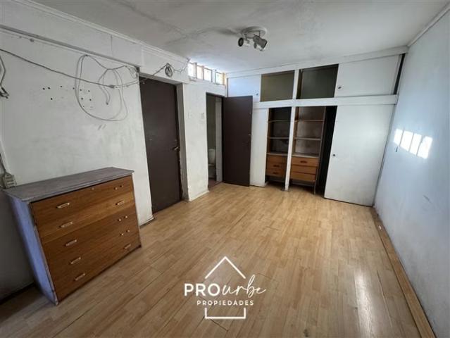 Para remodelar 4 D 2B + studio a cuadras de Plaza Egaña | 4 dormitorios por 7700.00 en La Reina