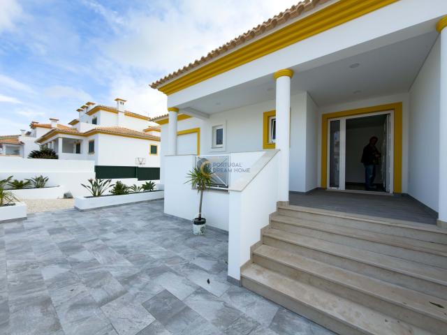 Para venda moradia com 3 quartos, com Elevador e Piscina, Albufeira