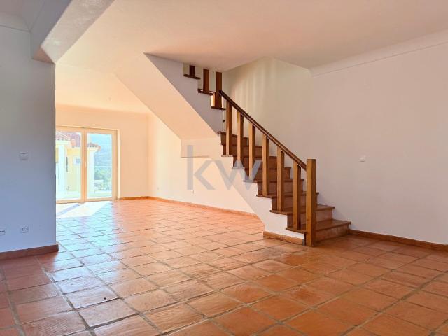 Para Venda | Moradia T3+1 geminada com Jardim | na Várzea de. 188m² São João das Lampas e de Terrugem