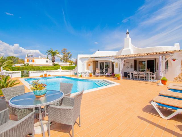 Para venda na Quinta do Paraíso, Carvoeiro moradia com 3 qua. 122m² Lagoa e Carvoeiro