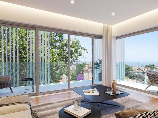 Apartamento T4 com 3 suítes, varanda e 3 estacionamentos | S. 251m² Cascais e Estoril