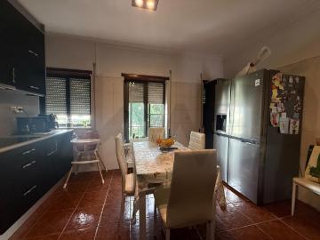 Para Venda Excelente apartamento T3 com Garagem Box e Amplo Sótão