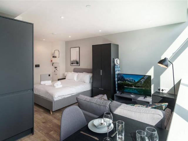 Paragon House, 48 Seymour Grove, Old. Studio to rent £925 pcm £213 pw
