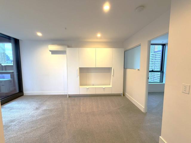 Paragon Real Estate Immaculate & unfurnished 2 Bed 2 Bath