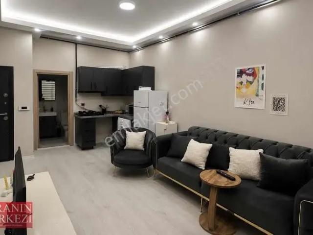 Para'dn Full Yeni Eşyali Cadde Üzeri Yeni Bina 1+1 Daire