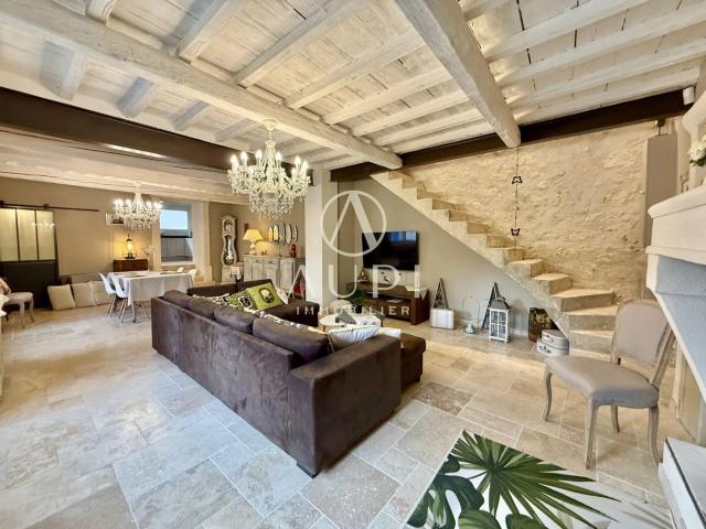 Paradou – Authentique mas de village avec piscine chauffée. 134m² Paradou