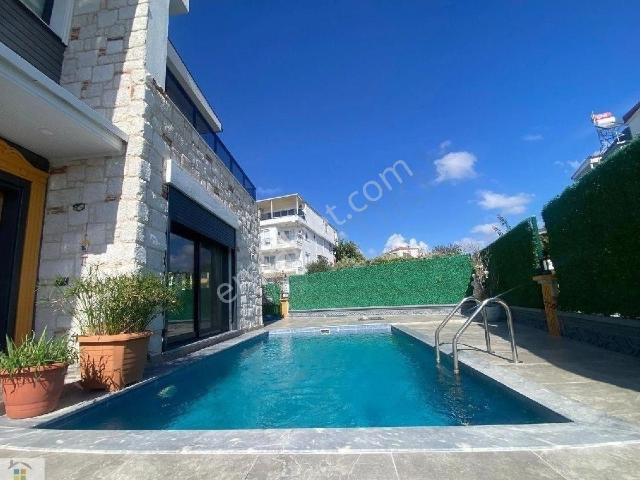 Parador Gayrimenkul'den Tam Müstakil Havuzlu Eşyalı Lüx Villa