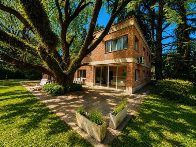 Parada Robles Pavón, Exaltación de la Cruz, Provincia de Buenos Aires