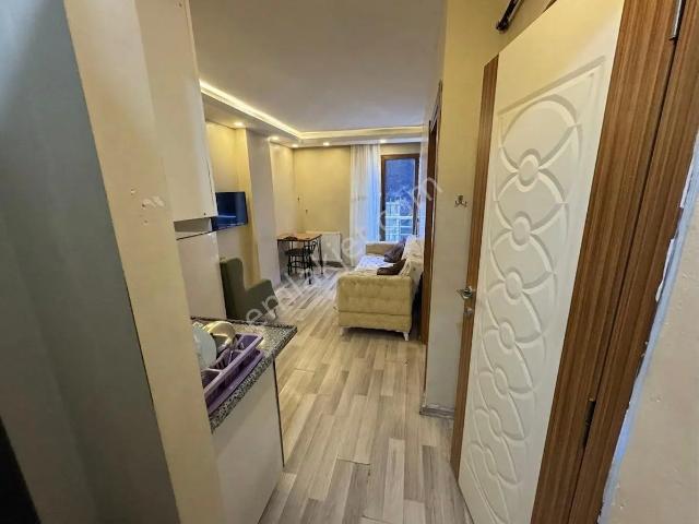 Para'dan Full Eşyalı 1+1 Daire Merkezi Konumda Metro Metrobüs 13 Dk Yürüme Trump Avm 8 Dk Yürüme Mes