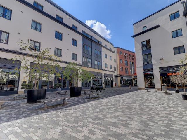 Parade, Leamington Spa CV32, 3 bed flat to rent, £1,850 pcm | PrimeLocation