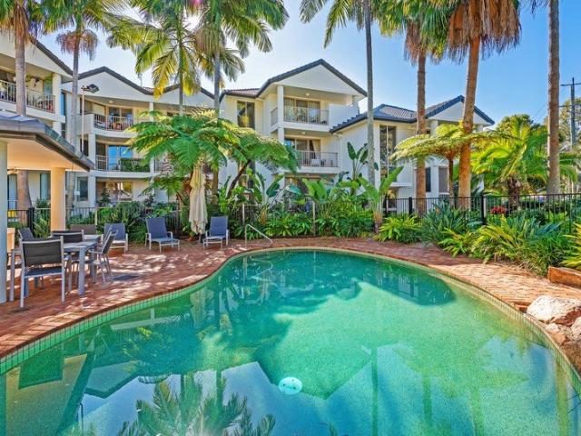 PARADISE POINT TOP LEVEL APARTMENT WITH SPECTACULAR VIEWS