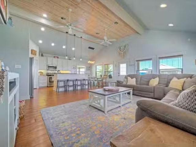 Paradise Pointe Drive