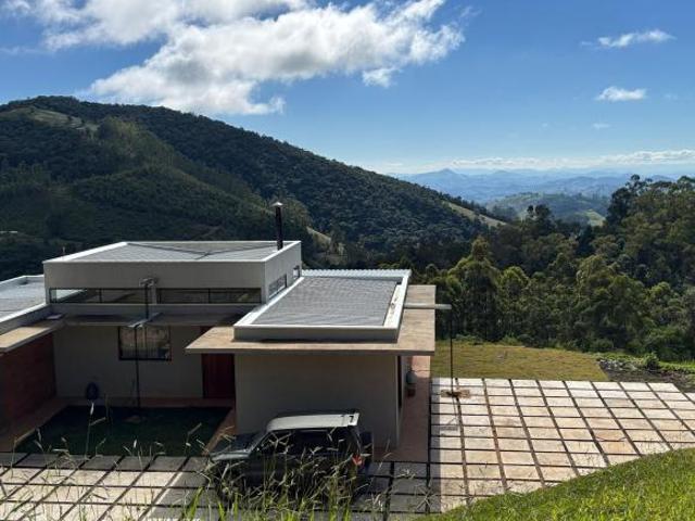 Paraíso com vista para mar de montanhas no Sul de Minas
