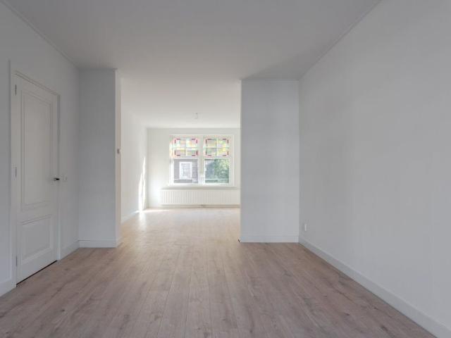 Paramaribostraat 147 1, 1058 VK, Amsterdam