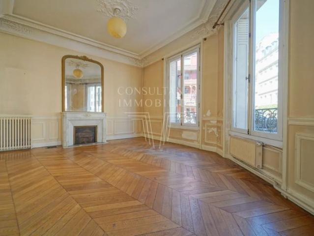 PARC MONCEAU APPARTEMENT FAMILIAL