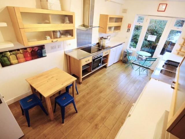 Parc Wern Road, Sketty, SA2 6 bed terraced house to rent £2,580 pcm £595 pw
