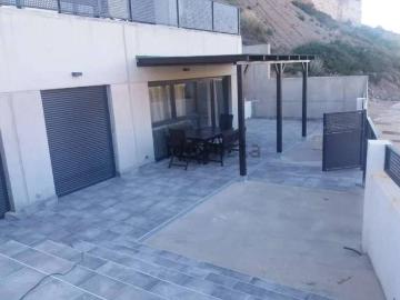 PARCELA CON 3 CHALETS + PISCINAS – LA ENVÍA
