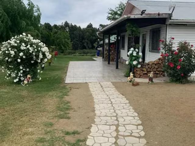 Parcela con acceso al lago + 2 cabañas 1725 | dormitorios por 228000. 00 en Pichidegua