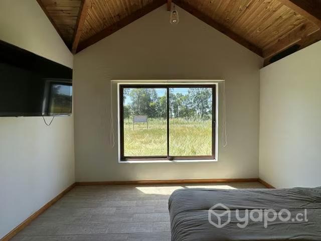 Parcela con casa nueva colonial a min de Chillán | 3 dormitorios por 145000. 00 en San Nicolás