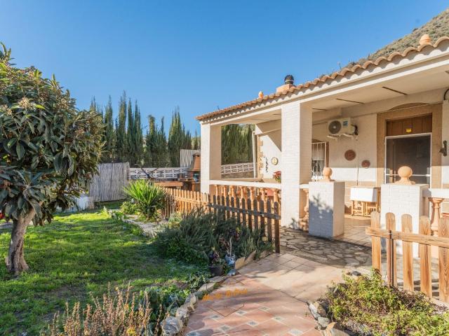 CANJAYAR CASA con PARCELA – Naturaleza, Confort y Autosuficiencia