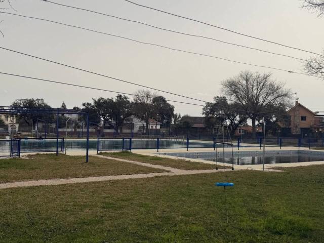 Parcela con chalet hipotecable en Badajoz